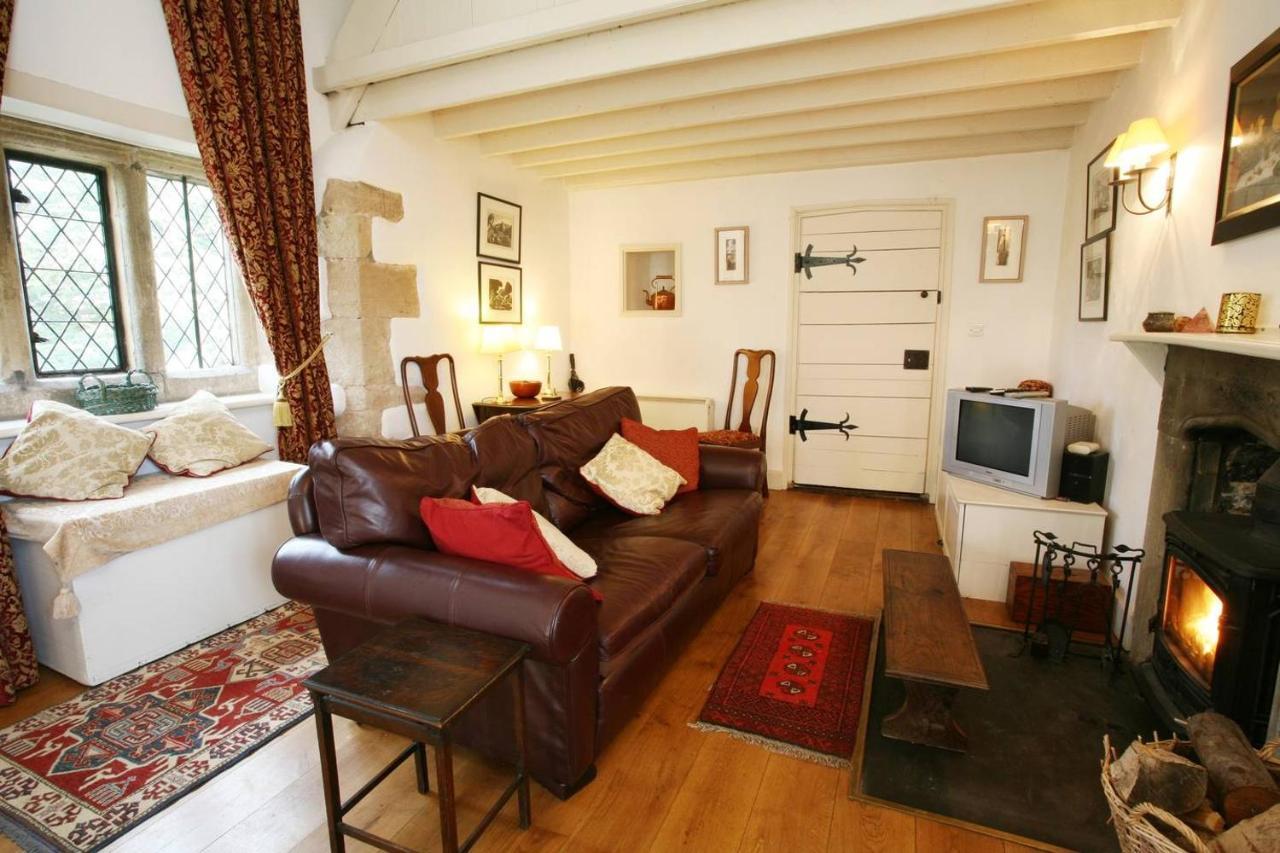 Welsh Gatehouse, Historic Castle Which Can Cater For Electric Vehicle Mathern Екстериор снимка
